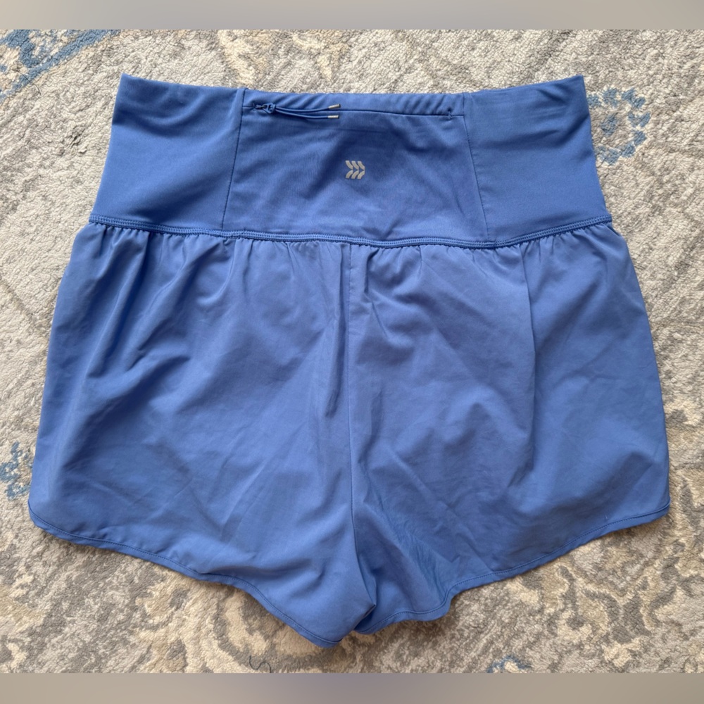 All in Motion Super High-Rise Shorts - Picture 2 of 9